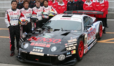 denso-toyota-team.jpg